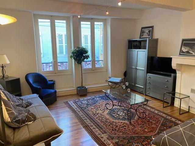 Hyper Centre Apartment Шамбери Екстериор снимка